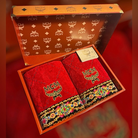 MCM set of two hand towels. NIB - Picture 6 of 9